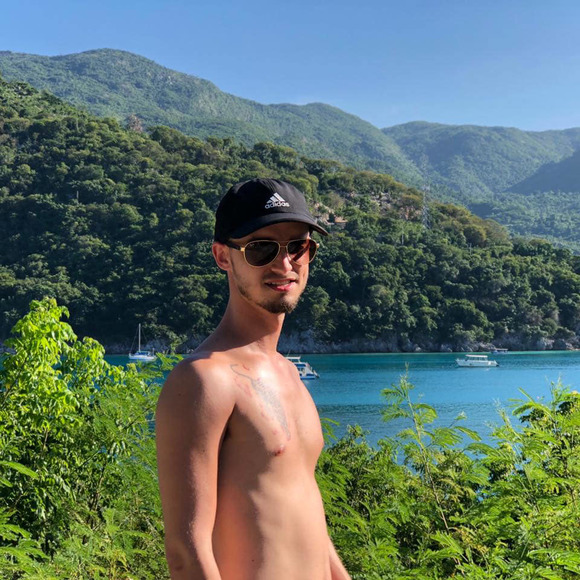 Meet your Posher, Jonathan - Picture 1 of 1